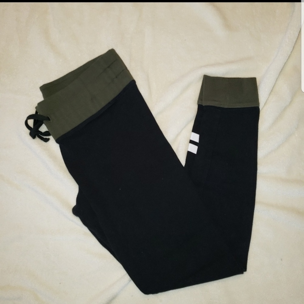 VS Pink Yoga Leggings (Pink Nation)